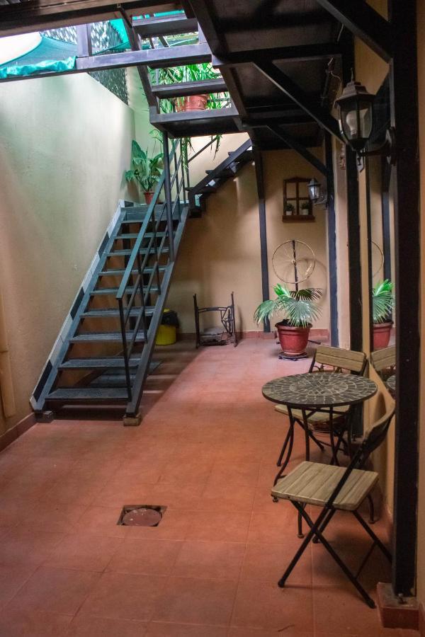 ホテル Casa Irma グアテマラシティ エクステリア 写真